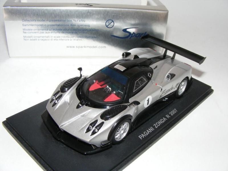 43 Spark Pagani Zonda R from 2007 in Silver  