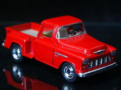1955 Chevy Stepside Pickup Diecast 132 Scale   Red  