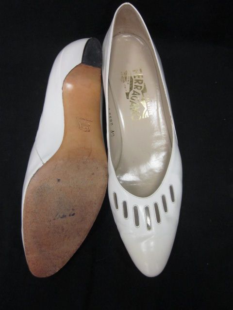 SALVATORE FERRAGAMO Bone Leather Pumps Heels Sz 9AAAA  