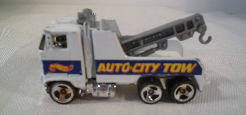 HOT WHEELS MATTEL, INC 1981 AUTO CITY TOW TRUCK  