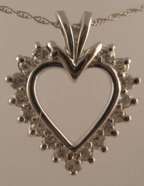 Estate .34cts Round Diamond Heart Pendant 10K White Gold Chain  