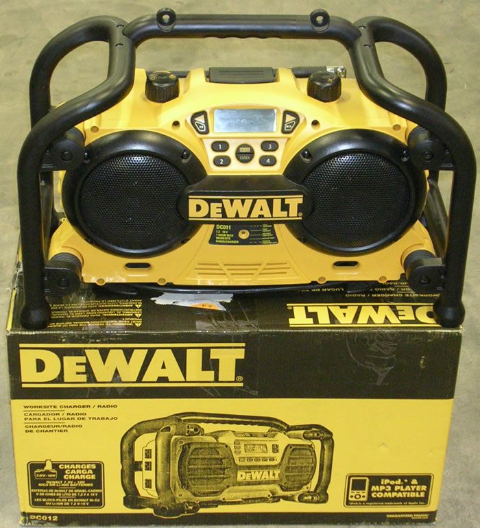 DEWALT WORKSITE RADIO BATTERY CHARGER  DOCK DC011  