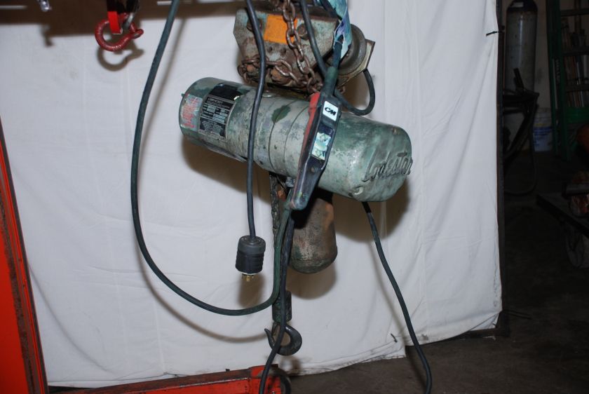   CM LODESTAR ELECTRIC HOIST WITH PUSH TROLLEY, TESTED INV=856  