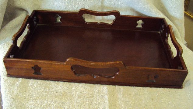 VINTAGE COLONIAL WILLIAMSBURG GALLERIED MAHOGANY SERVING TRAY  