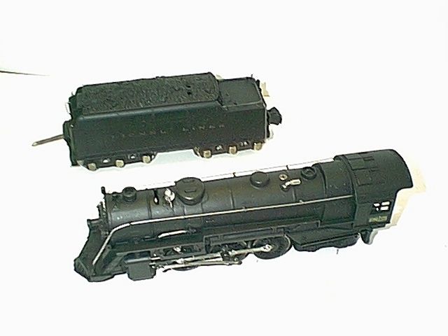 LIONEL 226E LOCO AND 2226W TENDER VERY GOOD CONDITION  