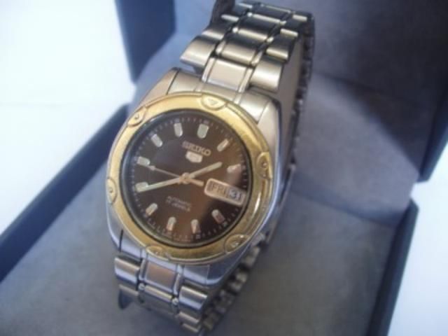 70S SEIKO 5 MODEL 7009 6031 DAY DATE AUTOMATIC S.STEEL  