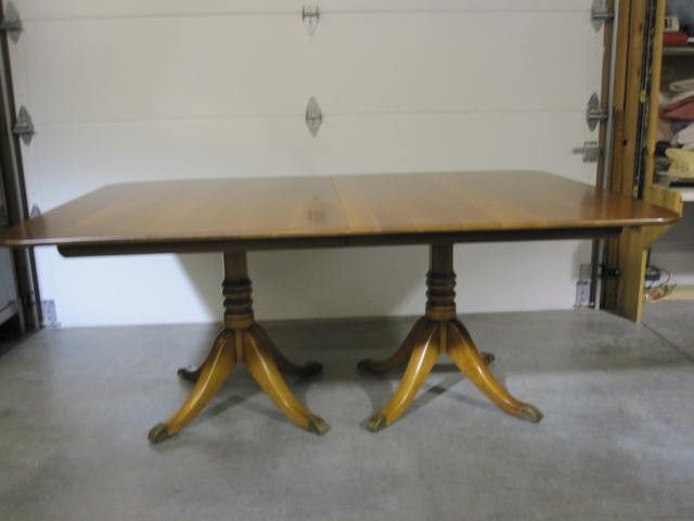 Stickley Brand 1955 Table w 4 Leafs Pedestal Style MINT  