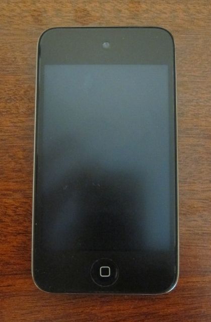 Apple iPod Touch 4th Gen Black 64GB Jailbroken 5.0.1 + Case Latest 