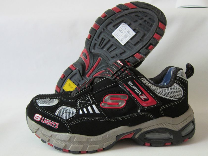 NEW TODDLER BOYS BLACK SKECHERS LIGHT UP SNEAKERS 8  