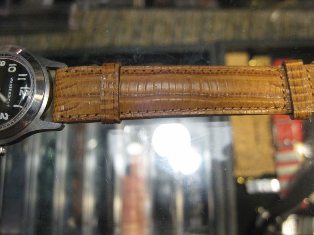   WASSERDICHT RADIUM DIAL MILITARY WATCH W/1940 HAVANA LIZARD  