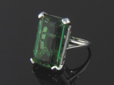 ESTATE 18K GOLD 20ct EMERALD CUT GREEN TOURMALINE RING  