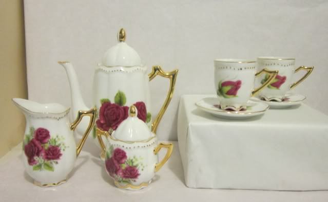 Doll Size TEASET   Victorias Garden   NEW  