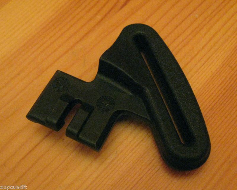 Dorel Safety 1st car seat strap clipblack06/2009  