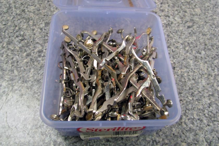 Clarinet Parts    Repairman Special 100+ Pieces NR  