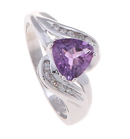 10KT TRILLION CUT AMETHYST WITH DIAMOND LADIES RING  