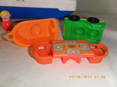 Vintage Fisher Price Little People Happy HouseBoat #985 accessories 