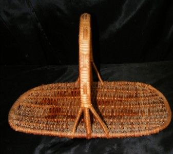   UNUSUAL Old Brown Wicker LG Fresh Flower Cutting Gathering Flat Basket