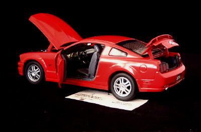 FRANKLIN MINT 2005 Ford Mustang GT Diecast 124   Red  