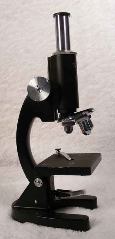 MONOLUXE 600X MICROSCOPE, 10X AND 15X EYEPIECES, CASE HAS CLIP FOR 