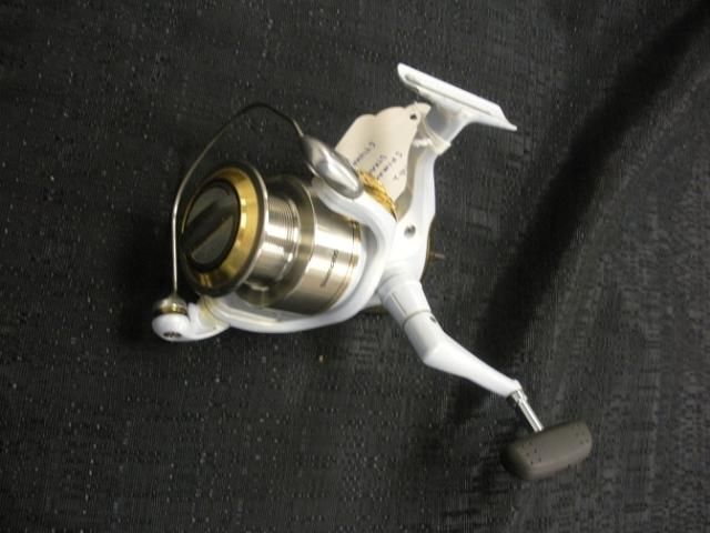 SHIMANO STRADIC 4000FH SPINNING REEL  USED  GOOD  